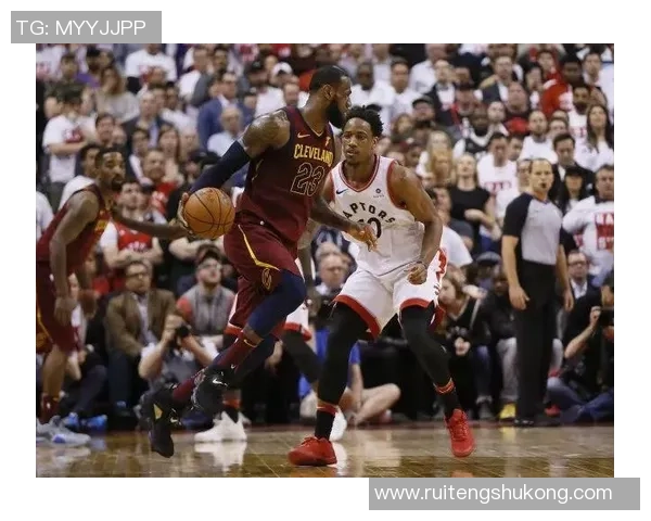 骑士与爵士激战12月17日球迷期待精彩对决与精彩表现